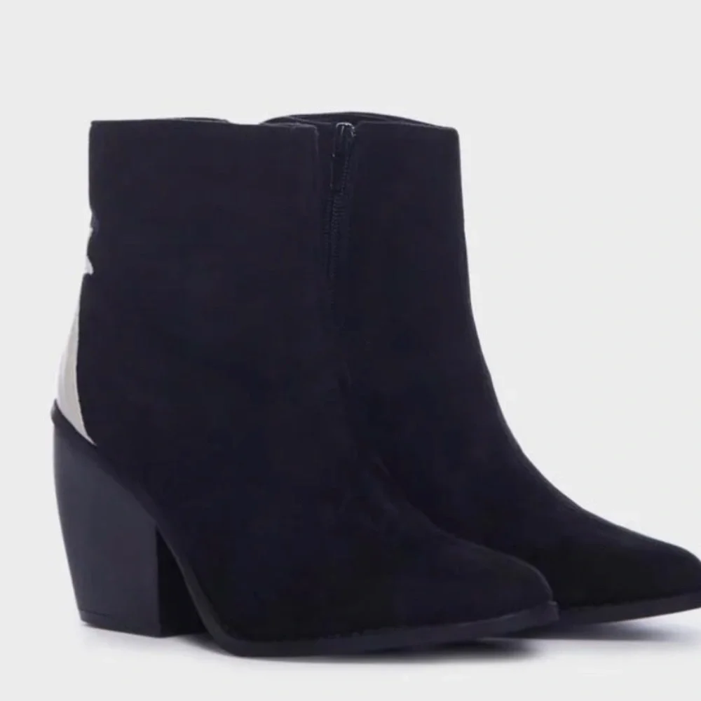 Dolls Kill Velvet Star Sighting Boots Sz. 7.5 NWT *RARE/SOLD OUT* - Picture 7 of 9